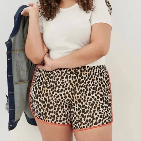 torrid Pants - Torrid Cheeta Print Dolphin Hem Cotton Stretch High Rise Biker Shorts 2